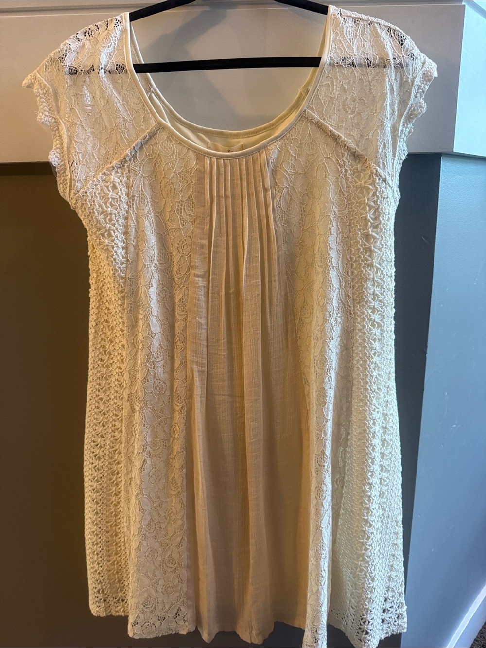 Cream Lace & Pleated Tunic Top